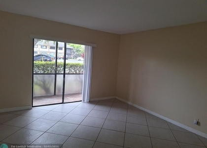 677 Trace Cir - Photo 1