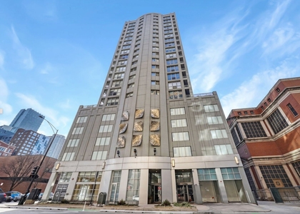 600 N Dearborn Street - Photo 1