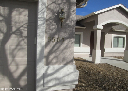 5505 N Bremont Court - Photo 1