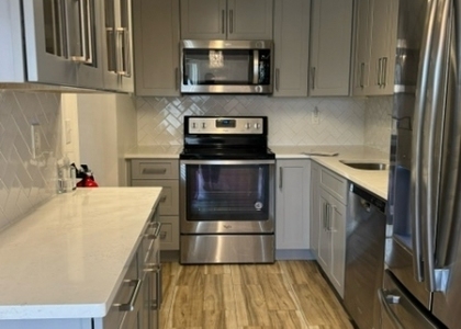 10 N Wood Ave - Photo 1