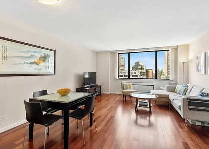 30 West 61st Street - Photo 1