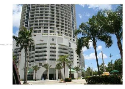 1750 N Bayshore Dr - Photo 1