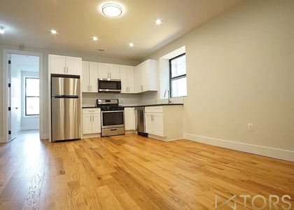 58 East 52nd Street - Photo 1