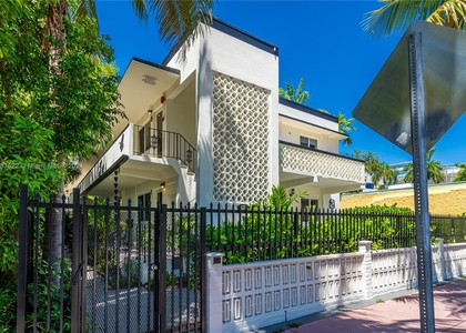 428 Collins Ave - Photo 1