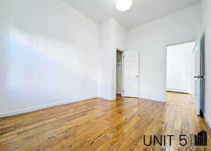901 Willoughby Avenue - Photo 1