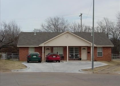 834 Russell Circle - Photo 1