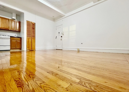 155 East 52nd St  - Photo 1