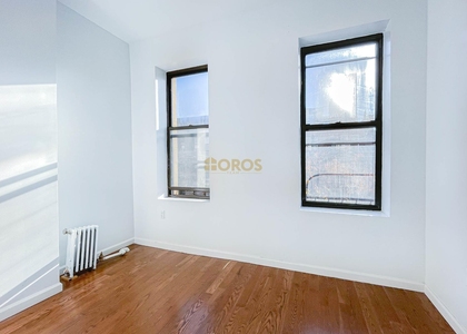 East 10th Street - Photo 1