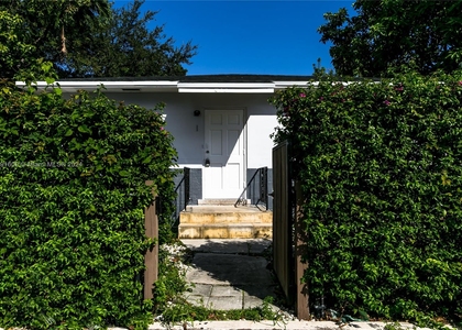 635 Sw 16th Ave - Photo 1