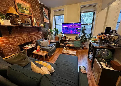 370 West 46th Street - Photo 1