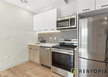 922 Dekalb Avenue - Photo 1