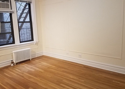 Copy of east 51st st - Photo 1