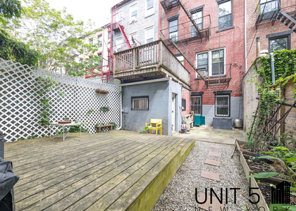 484 Willoughby Ave - Photo 1