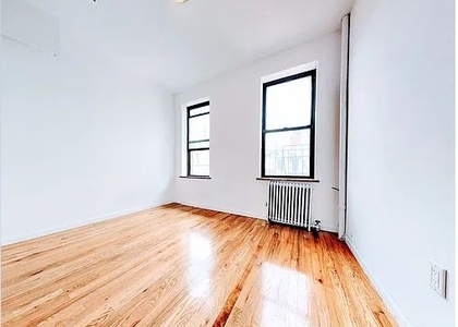 214 East 10th Street - Photo 1