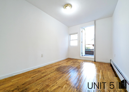 901 Willoughby Ave - Photo 1