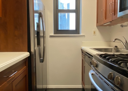 West 52nd Street - Photo 1