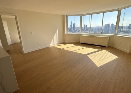 East 54th Street - Photo 1