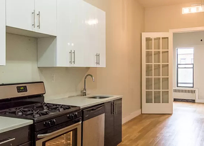 338 melrose - Photo 1