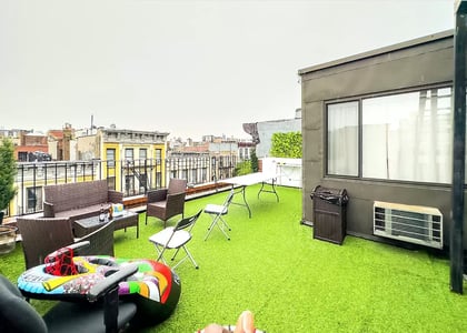 212 East 10th Street - Photo 1