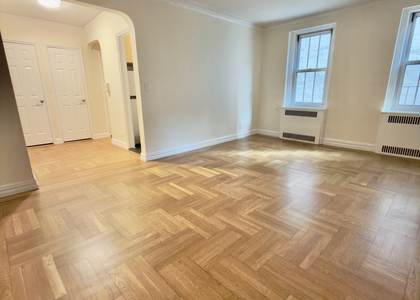 Jane Street - Photo 1