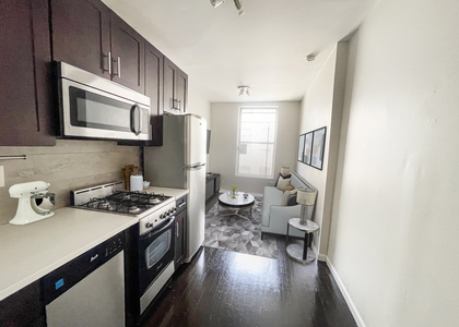 386 Manhattan Avenue - Photo 1