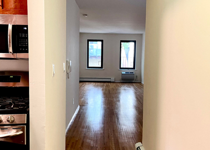 West 52 - Photo 1