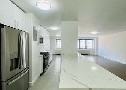 400 East 89th Street, 7J - Photo 1