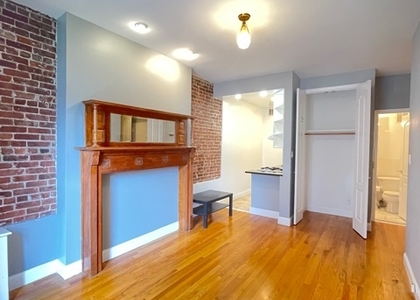 West 76th Street between Colum - Photo 1
