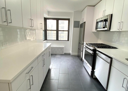 East 87 Street - Photo 1