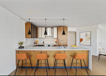 East 54th Street - Photo 1