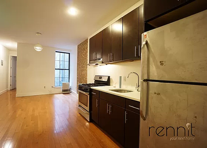 718 Knickerbocker Ave - Photo 1