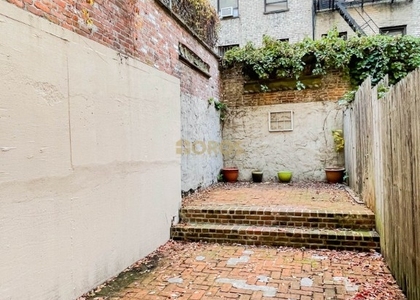 539 East 6th Street - Photo 1