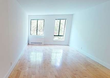 West 52nd Street - Photo 1