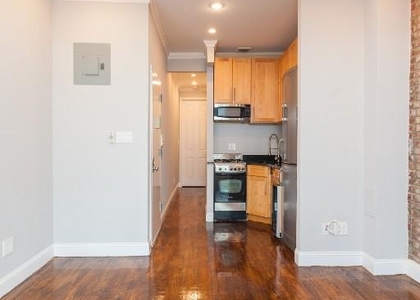 722 10th Ave. - Photo 1