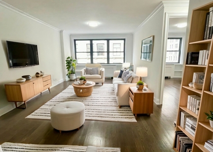 96 Fifth Avenue - Photo 1