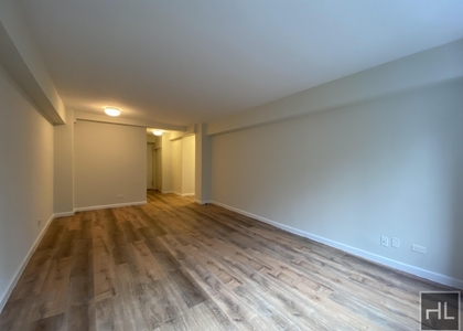 East 51 Street - Photo 1