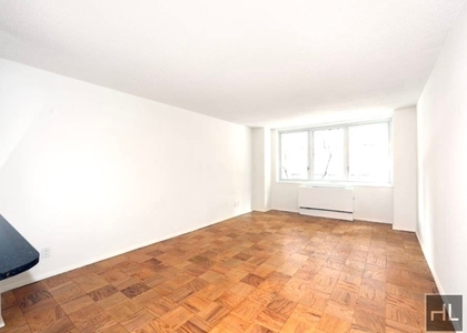 East 34 Street - Photo 1