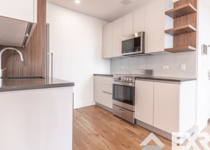 782 New York Ave - Photo 1