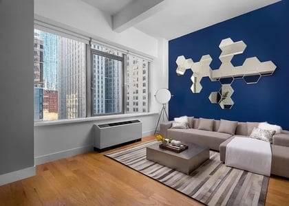 W Broadway - Photo 1