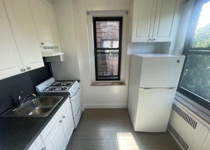 172-90 Highland Avenue - Photo 1