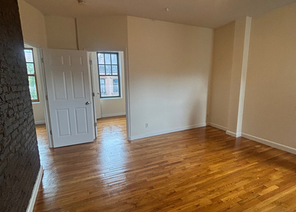207 West 11th Street - Photo 1