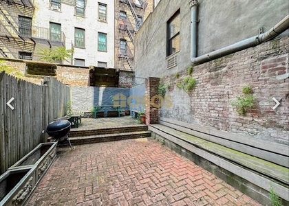 539 East 6th Street - Photo 1