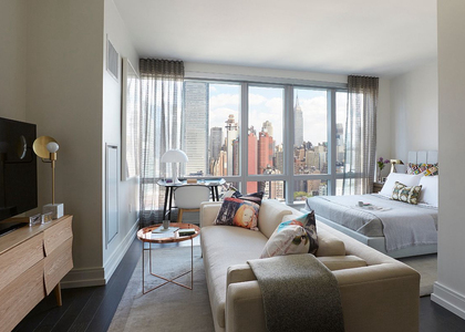 Tenth Avenue - Photo 1