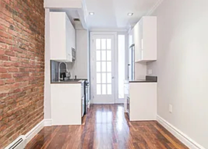 124 Ridge Street - Photo 1