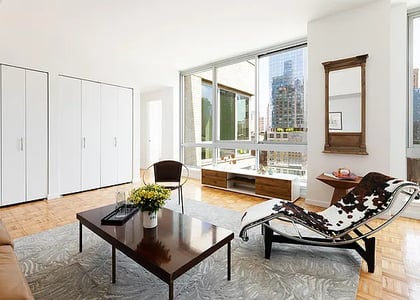 West 37th Street - Photo 1