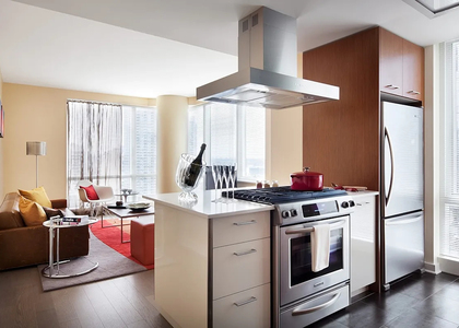 West 42nd Street - Photo 1