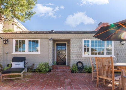 1905 E Balboa Boulevard - Photo 1