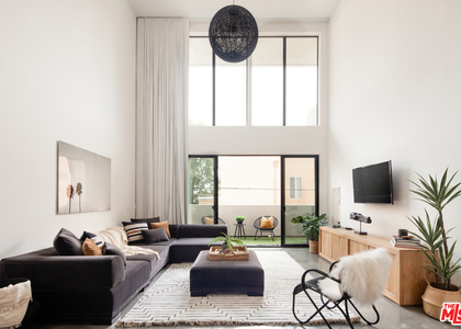 11830 Courtleigh - Photo 1