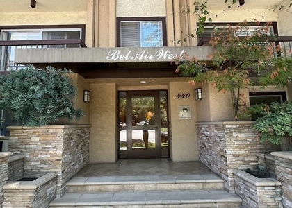 440 Veteran Avenue - Photo 1