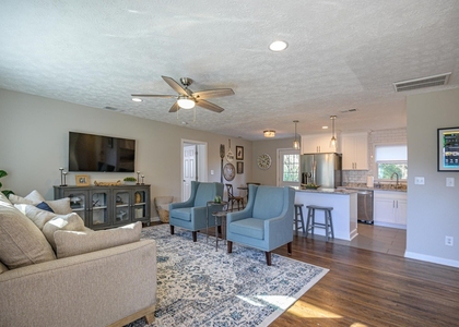 941 Pine Manor - Photo 1